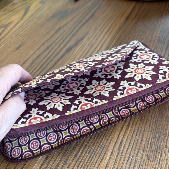 Vera Bradley Wallet Burgundy Zip Coin Purse Pouch Bag Bifold - Picture 6 of 8